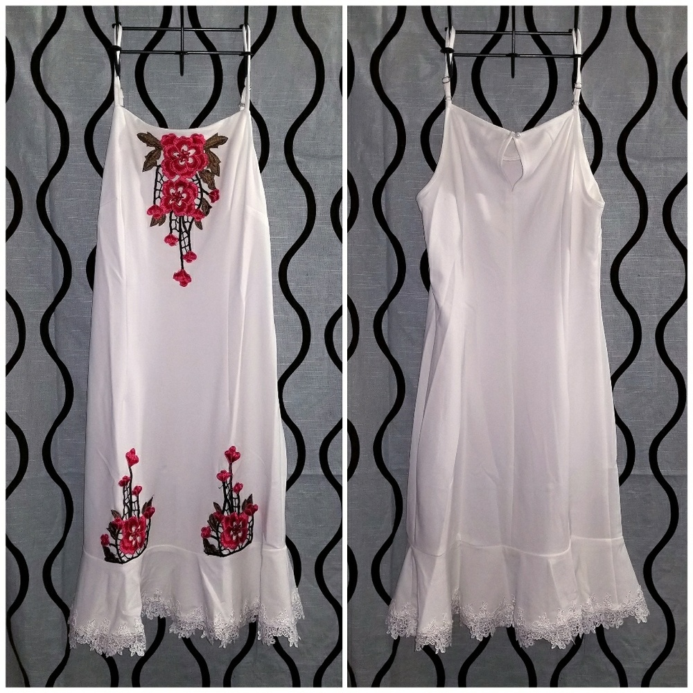 White Sleeveless Dress w/ Red Embroidery NWT S M L - Picture 2 of 8